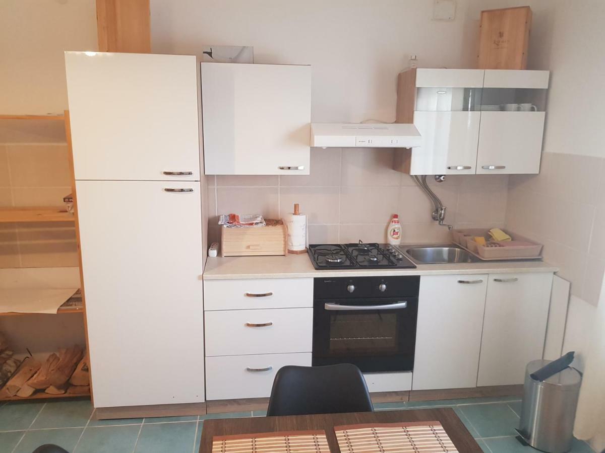 Apartmani Andrej Udbina Ngoại thất bức ảnh