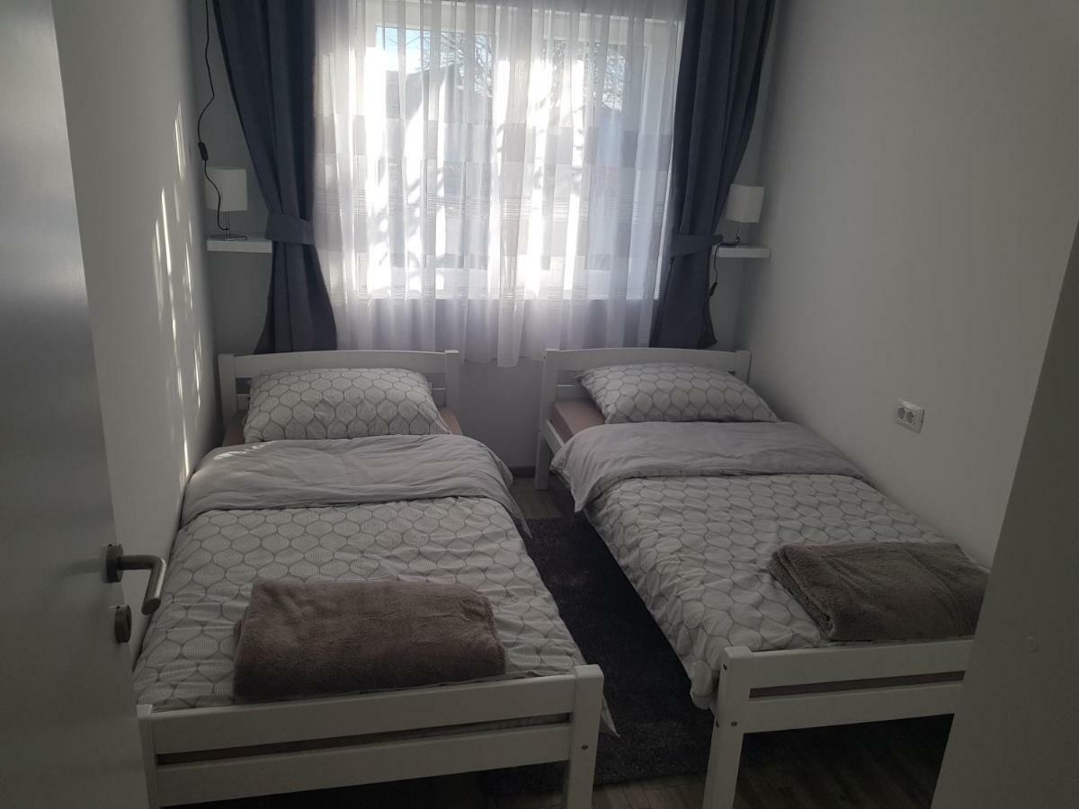 Apartmani Andrej Udbina Ngoại thất bức ảnh